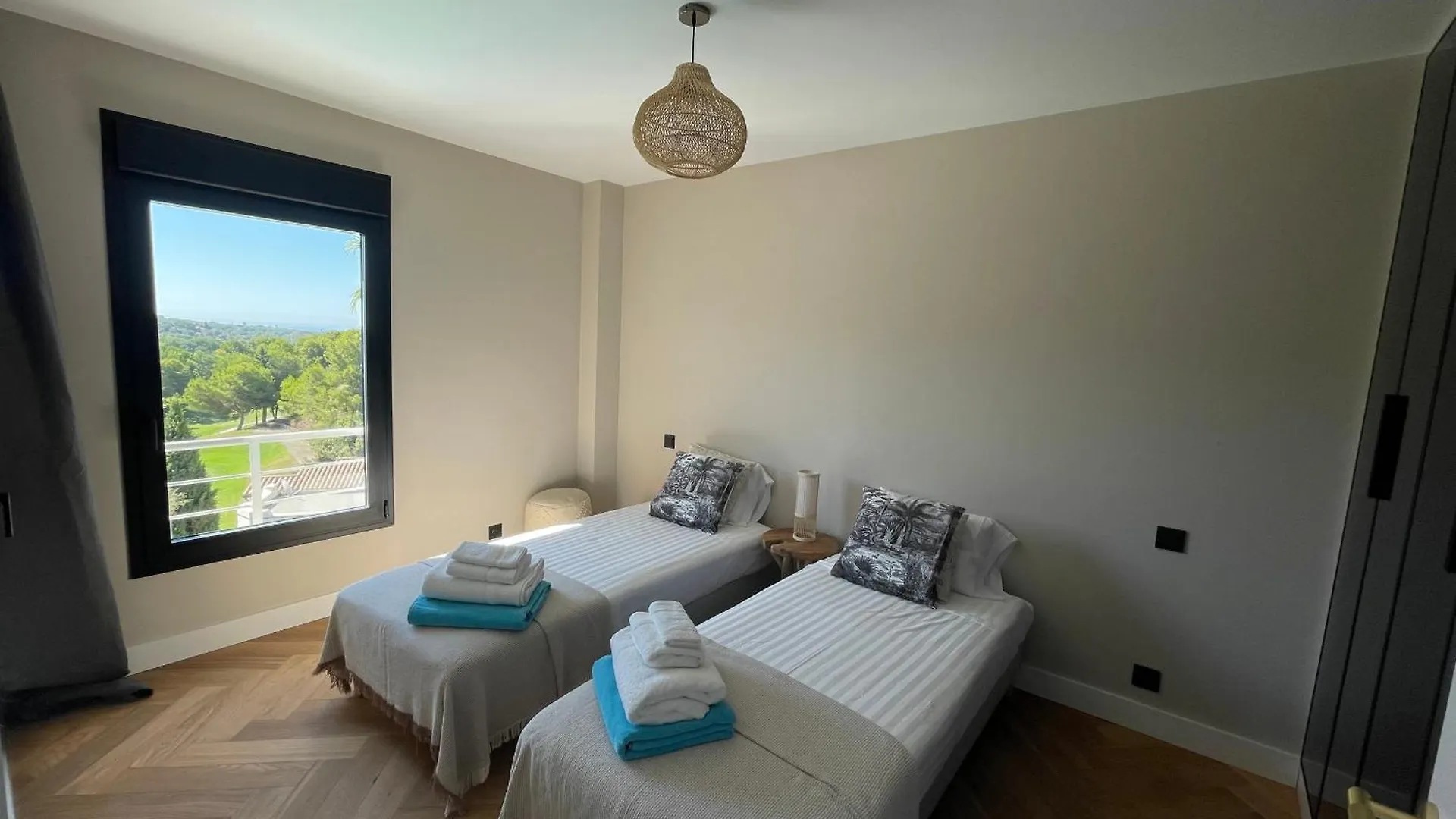 Ultimate Luxury Dream Villa With 7 Bedrooms, Gym, Spa And Infinity Pool Marbella Spain